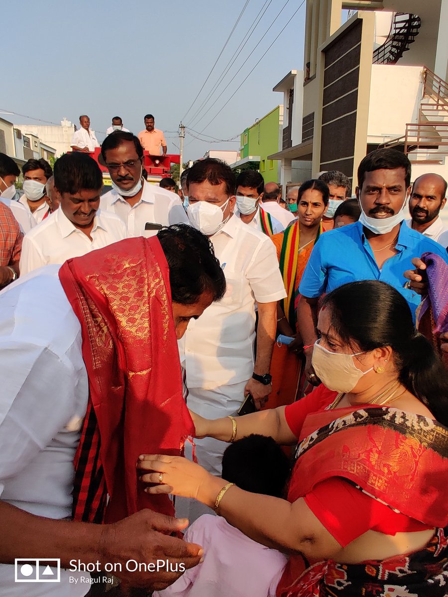 MaruthavelDmk's tweet photo. நமது வெற்றி வேட்பாளர் அண்ணன் #டாக்டர்வரதராஜ் அவர்களுக்கு    வாக்கு சேகரித்தபோது உடன் கழக நிர்வாகிகள் மற்றும் பொதுமக்கள்

வாக்களிப்பீர் உதயசூரியன் 🌅!
#DMK4TN2021 #StalindhaanVararu  #StalinForCM #DMK4TN  #வாக்களிப்பீர்_உதயசூரியன்
#MKStalin4TN #VoteForDMK #MKStalin #pollachifordmk https://t.co/78FDsRlQAD