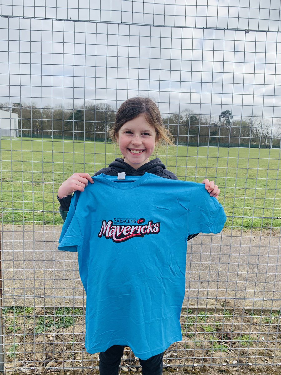 Gemmaash10's tweet photo. Phew 😅

That’s a wrap on a fab 2 day @SaracensMavs Junior Netball Camp! 

Lots of laughs and learning 🤩

Big thanks to my helpers @ElizaBarclay_ @AmeliaCropley @aliceshawww @BligeSheela 

We LOVE netball and it feels so good to be back ❤️🖤

#BeAMaverick https://t.co/IDnw06Q7nc