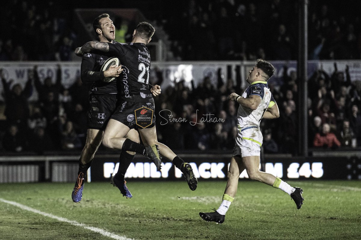 Welsh_Si's tweet photo. Hopefully @dragonsrugby will have a few more celebrations like this on Saturday #wishiwasback #greatmemories #missingrugby @DragonsOffic_SC https://t.co/u4NyupVoZC