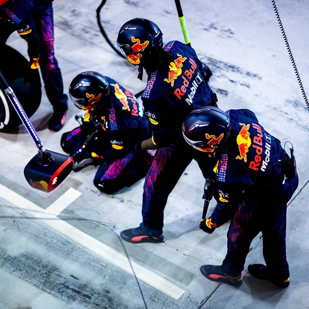 redbullracing's tweet photo. Boys at work ⚠️👊 #ChargeOn 🤘 https://t.co/p270JFQrRc