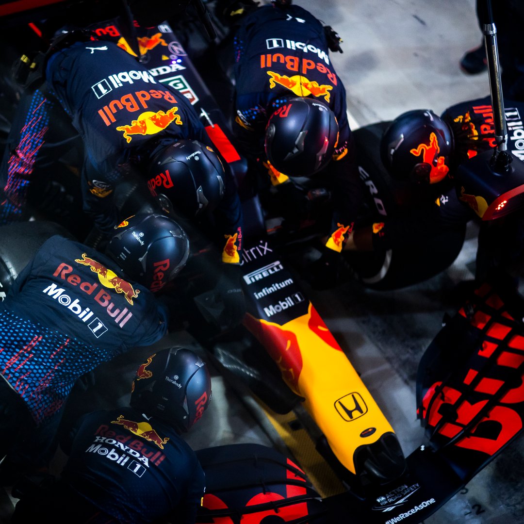 redbullracing's tweet photo. Boys at work ⚠️👊 #ChargeOn 🤘 https://t.co/p270JFQrRc