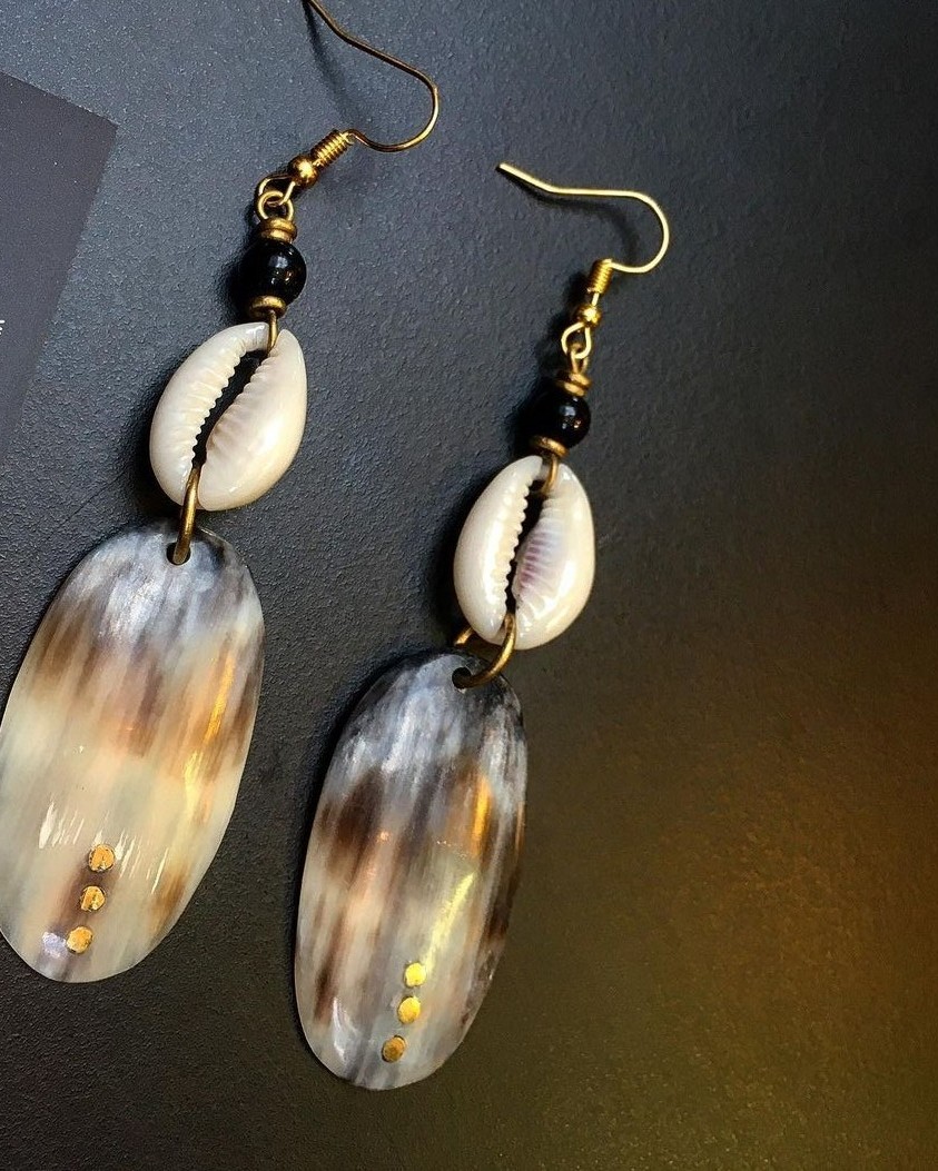 FamAfrican's tweet photo. Earrings 🇰🇪🌎❤️
Dm us.
#africanfashiontrends #africanjewelry #earringfashion #womeninbusiness Uhuru Kenyatta Kenya #IkoKaziKE #youngentrepreneur #shoplocal #buykenyabuildkenya #handmade #500MBFree #MainaAndKingangi #business #AprilFoolsDay https://t.co/5aVsAiFOsh