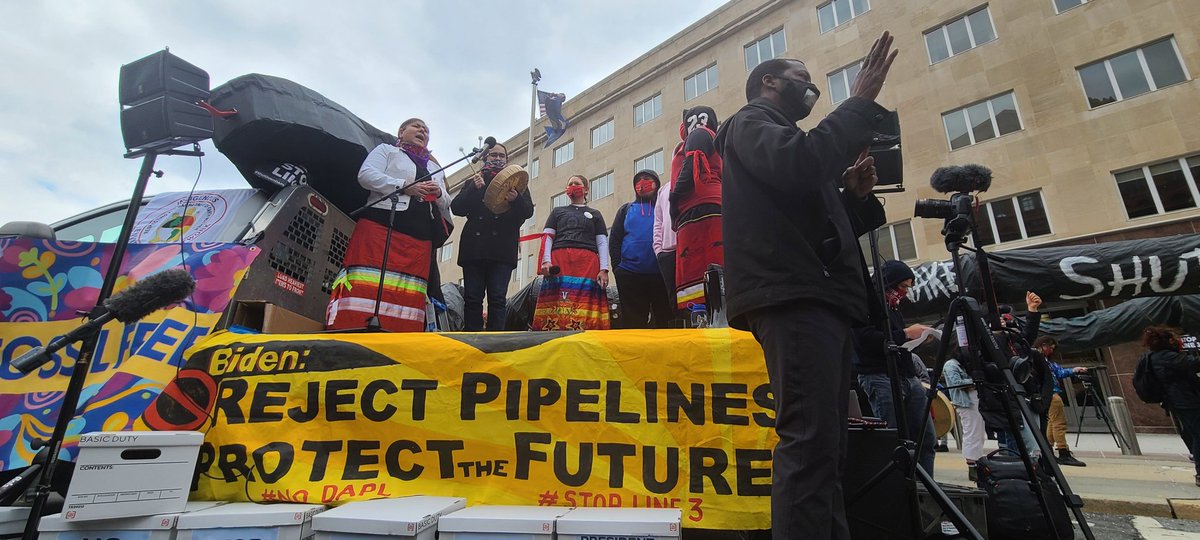 Activists rallying at the <a href="/USACEHQ/">USACE HQ</a> in #DC to #StopLine3