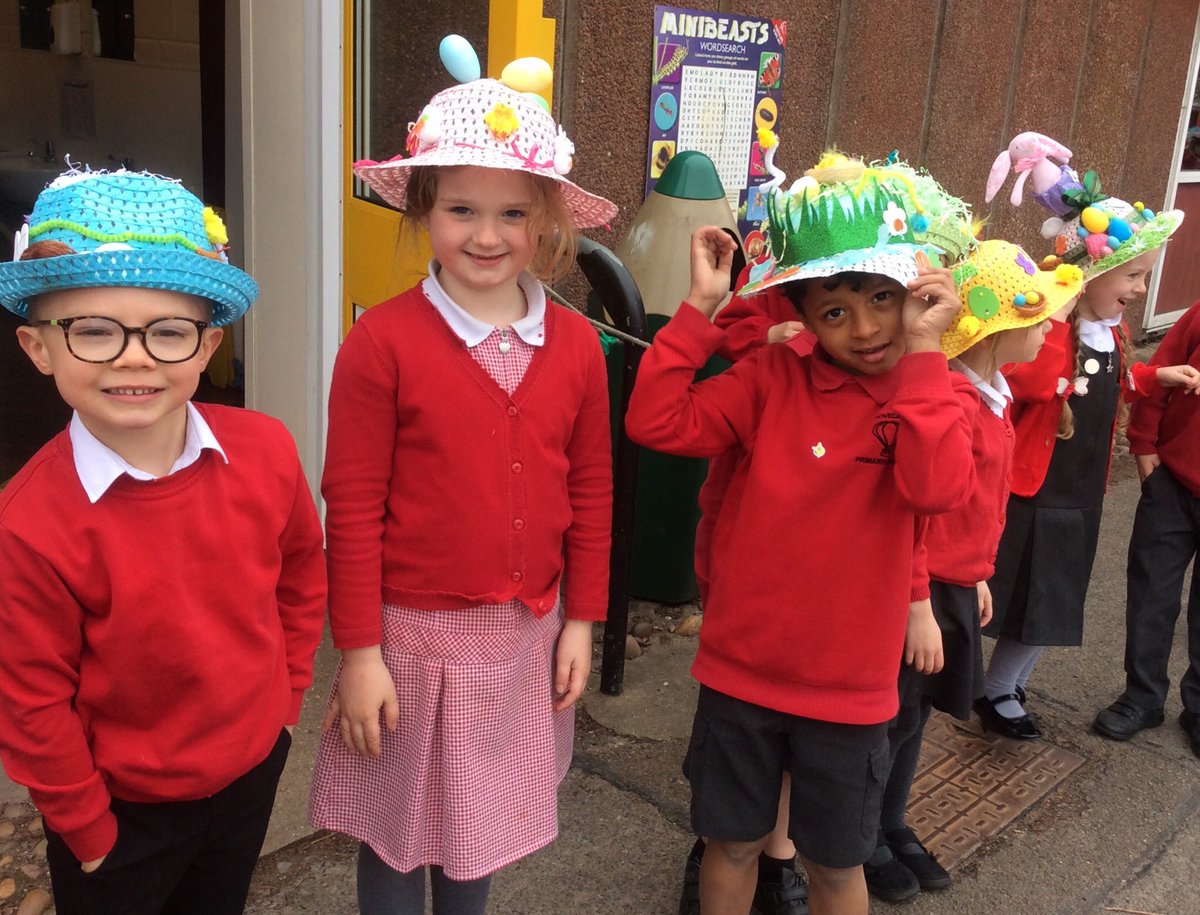 DovedaleSch's tweet photo. Year 1 have enjoyed the Easter celebrations today. They paraded their Easter bonnets around school and took part in an Easter egg hunt. #tigerclass #penguinclass 🐣🐰 https://t.co/BVEEuiRcC1