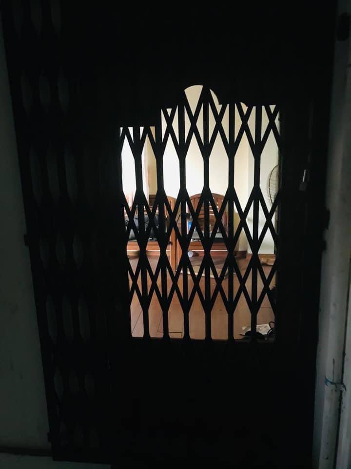 NwayOKhin1's tweet photo. Terrorist Forces raided into two houses at HlaingMyintMo Housing, Kan Street, #Hlaing Township.
They also destroyed the CCTV cameras in ThuNandar Street, Hlaing , not to leave any evidence of their atrocities.
#WhatsHappeningInMyanmar
#Apr1Coup https://t.co/eGBrCKekY0