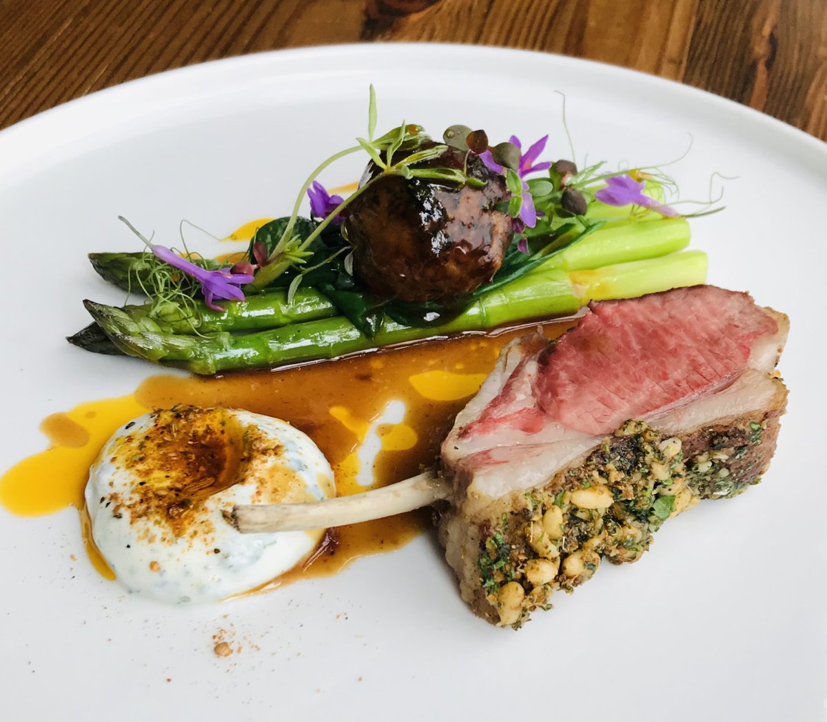 Seasonal x Spice

📸 Lamb, asparagus, wild garlic and buttermilk dish, used SEVEN different spices and blends. A feast 🙌🏼

By chef <a href="/Chef_Kuba/">Kuba Winkowski</a> <a href="/KUBARN1/">KUBARN</a> 👨🏻‍🍳
@hospitality_media