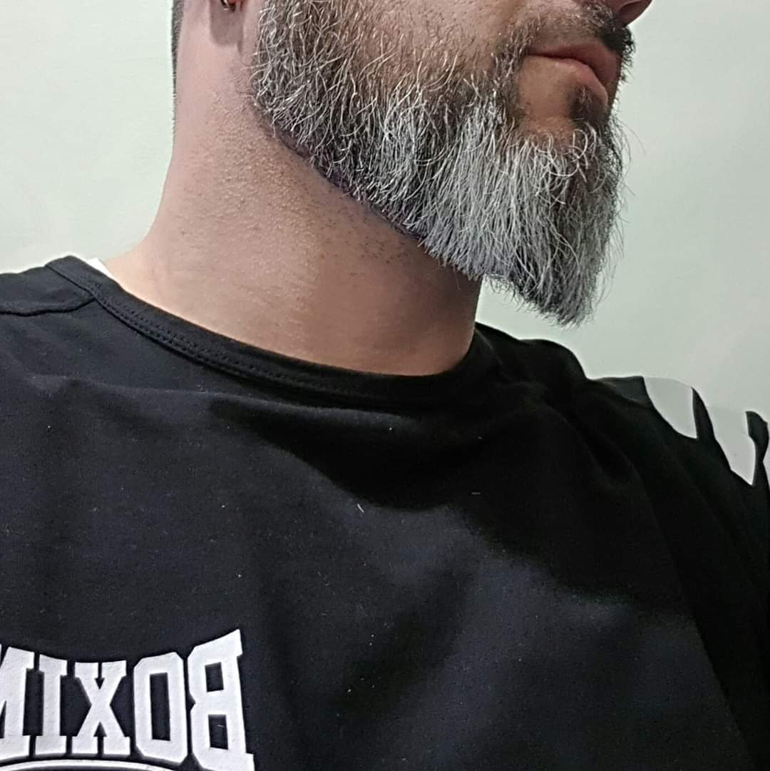 1676Simone's tweet photo. Tanti mi contestano x le mie scelte... Ma io sono felice e del resto solo chiacchiere... bla bla bla... https://t.co/Ldw2SmajDh