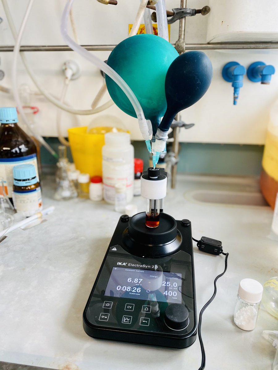 Oops, fancy electrochemical reaction is going well in the Frølund lab!#electrochemistry #IKA #Chemistry #laboratory