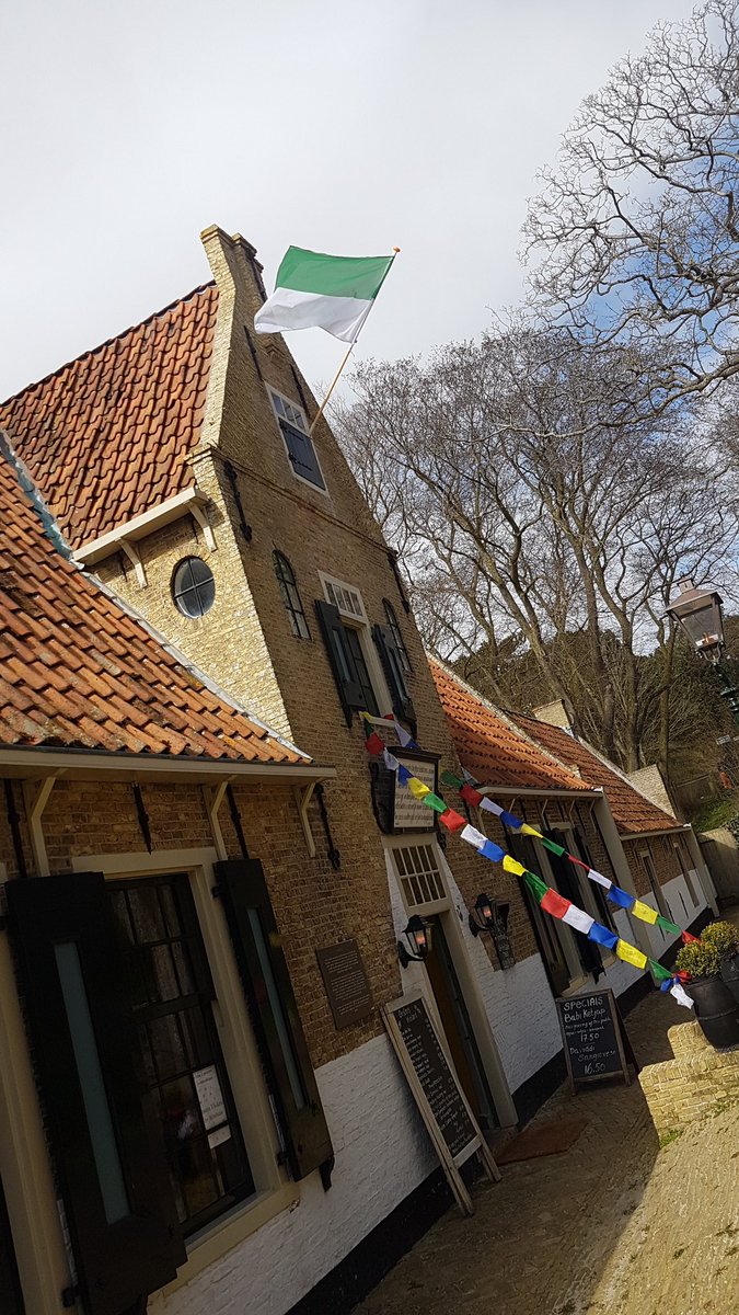 We zijn er wéér tm maandag 2e Paasdag lekker To Go-en 😋 Happy Easter op #Vlieland