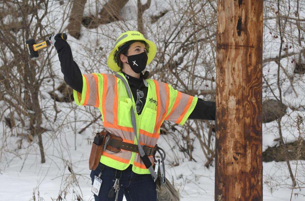 Meet Tarisa and find out why she loves working as a Comcast Technician in Vermont! Click here: comca.st/3miRjk7
