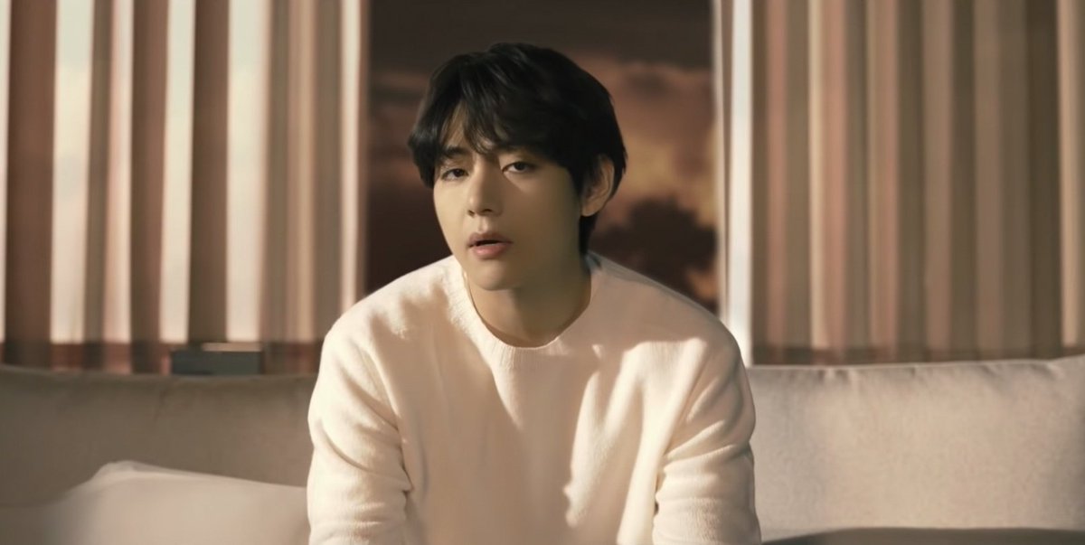VanTaehyungogh7's tweet photo. 🎬🎞️
#FilmOutbyBTS 
#FilmOutIsComing #KimTaehyung https://t.co/mUsO39I1mK
