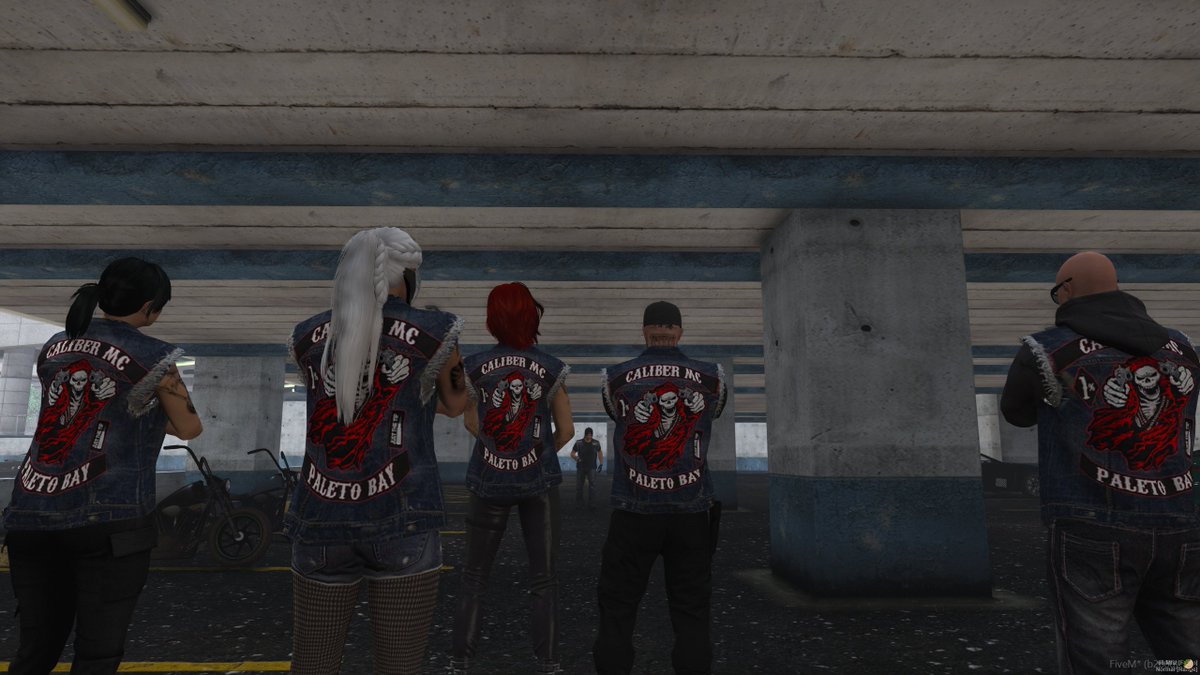 k3lly_Gaming's tweet photo. #CaliberMC had a pretty interesting Thursday when we welcomed Doyle (@MrRoscoeP) to our family as a fully patched member.  Special thanks to @SolMani7 @SurfinPog @GokuRP_ @Dogsyy_Bhoy and many others from #NDRP for making the RP really awesome yet again.  So much work to do! https://t.co/zcCoWHfp9F
