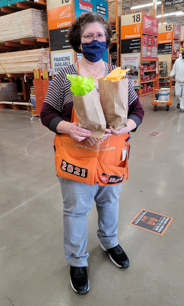 DanielleStagno1's tweet photo. Helping our PRO'S capture their perks! #YouGotPerked @HalesJeremy @ORANGEoregonian @rjredfield541 @peerbux_adam https://t.co/6RjUVKot2a