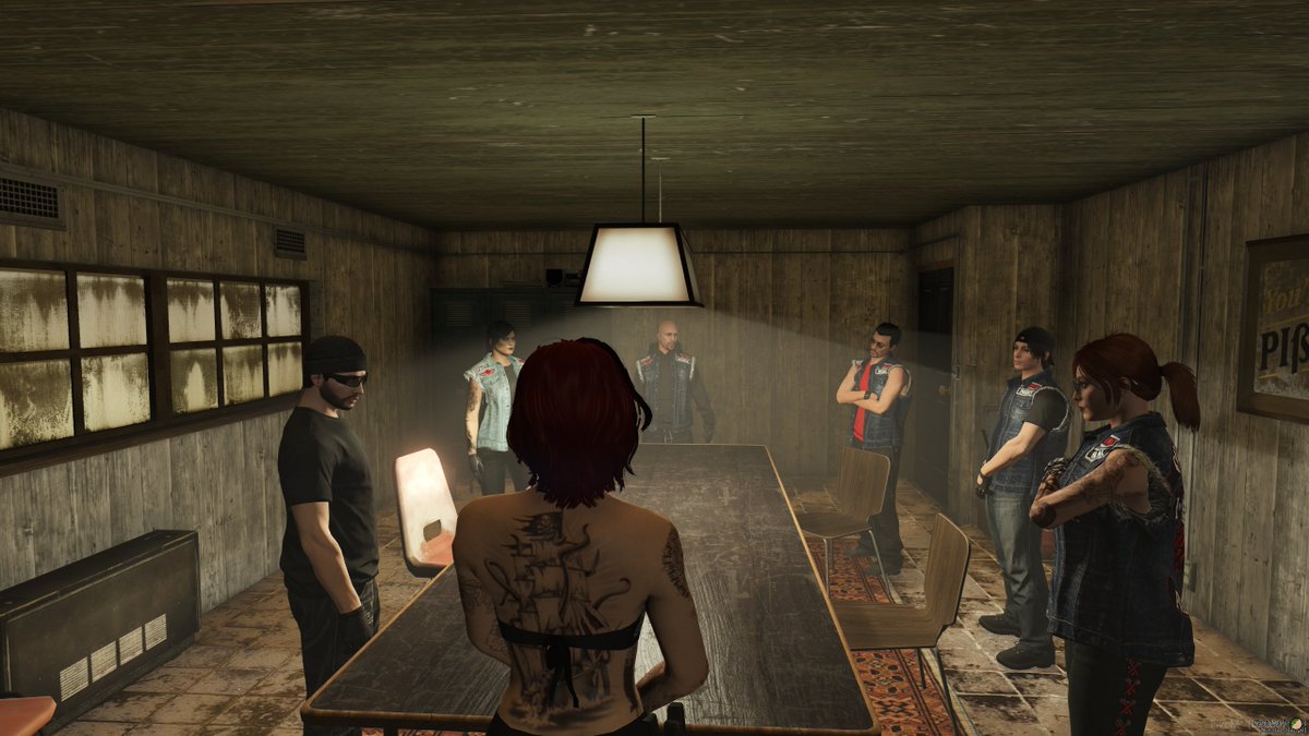 k3lly_Gaming's tweet photo. #CaliberMC had a pretty interesting Thursday when we welcomed Doyle (@MrRoscoeP) to our family as a fully patched member.  Special thanks to @SolMani7 @SurfinPog @GokuRP_ @Dogsyy_Bhoy and many others from #NDRP for making the RP really awesome yet again.  So much work to do! https://t.co/zcCoWHfp9F
