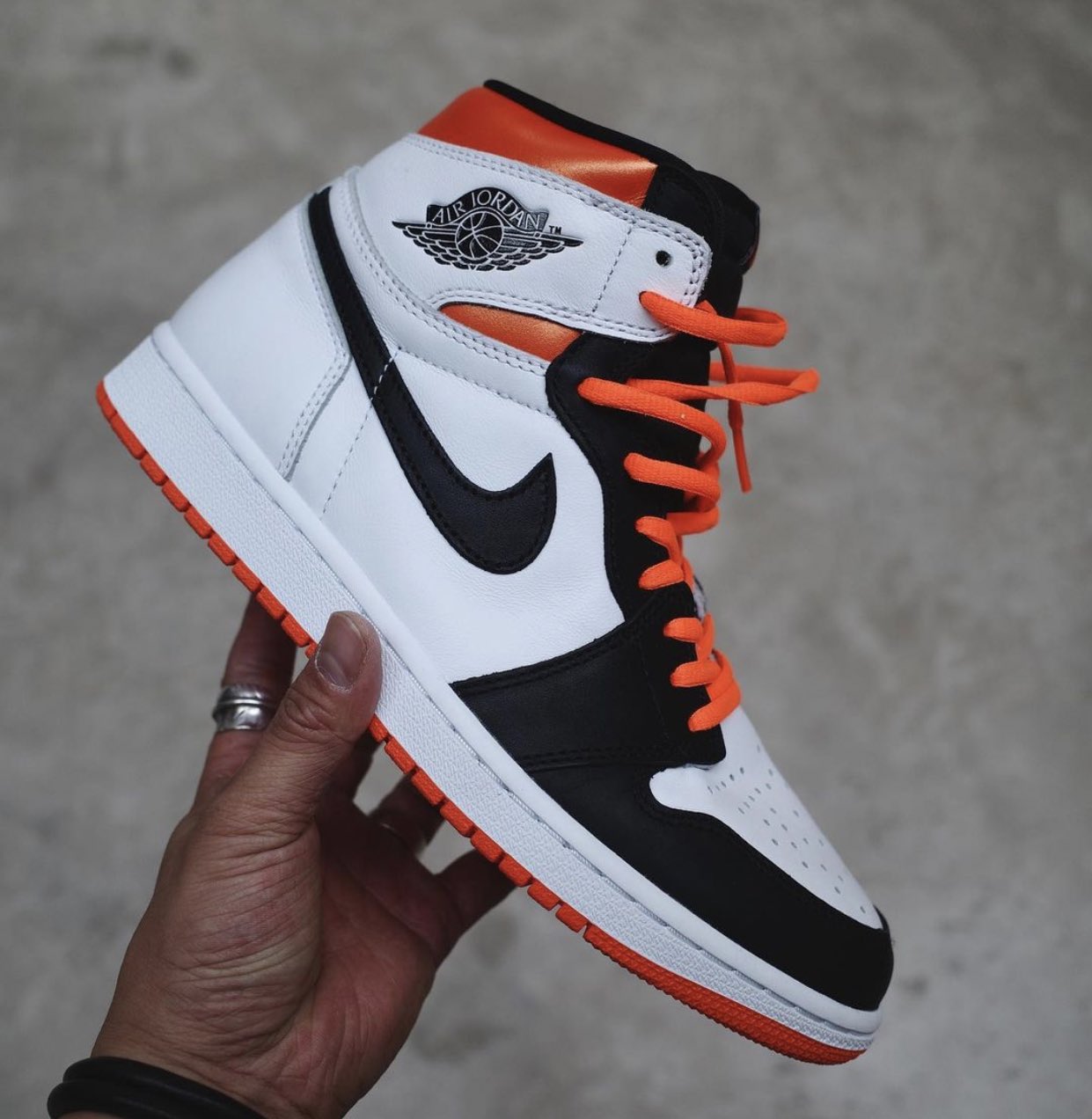 electro orange jordan 1 orange laces