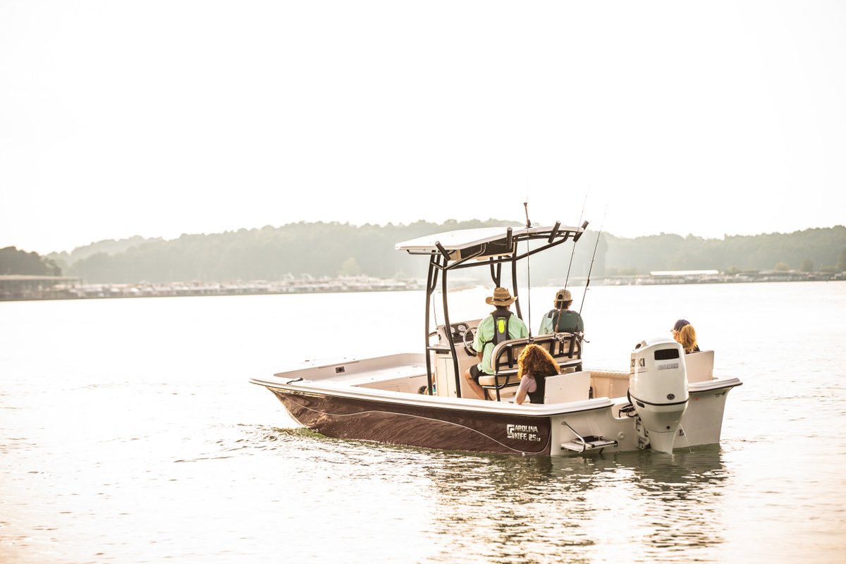 carolina_skiff's tweet photo. Imagine yourself onboard a new 2021 model year 25 LS ~ starting at $36,467. Find your dreamboat today at https://t.co/tp1OFZHlpS.
#carolinaskiff #25LS #dreamboat https://t.co/cc7sjU0ci0
