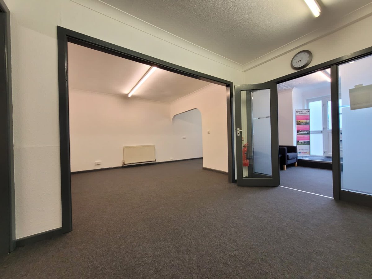 Amplitudees's tweet photo. Office renovations nearly completed, just need to get the new furniture in now. 😀 https://t.co/Ief3lW5RzX