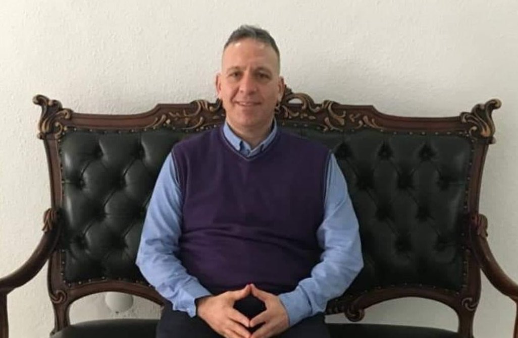 ademyesildal's tweet photo. Kıymetli dostum, değerli kardeşim Emin Dökmeci hakkın rahmetine kavuşmuştur. 

Ailesine, yakınlarına ve sevenlerine başsağlığı ve sabırlar diliyorum. 

Başımız sağ olsun... https://t.co/e4ZfWRh3UF
