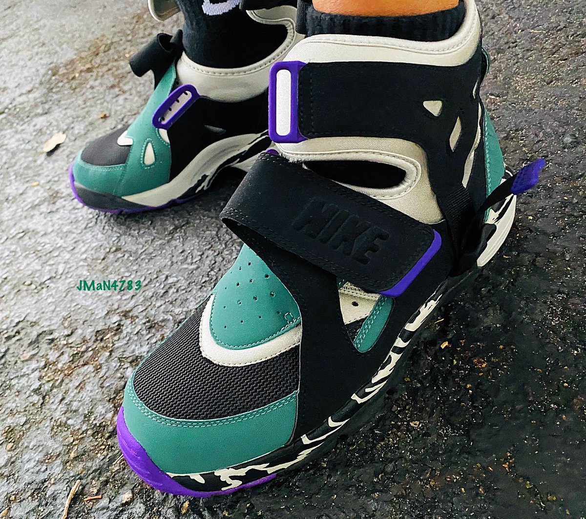 Stealth783's tweet photo. #KoTD #Carnivore #VintageKicks #YourSneakersAreDope #Swoosh #WDYWT #TodaysKicks #Nike #OGColorWay #GOAT #NikeAirCarnivore #KicksOfTheDay #PositiveVibes #ShoesSoFresh #TeamTMCII #Atmoscollectorsclub https://t.co/tz6fMdTLIw