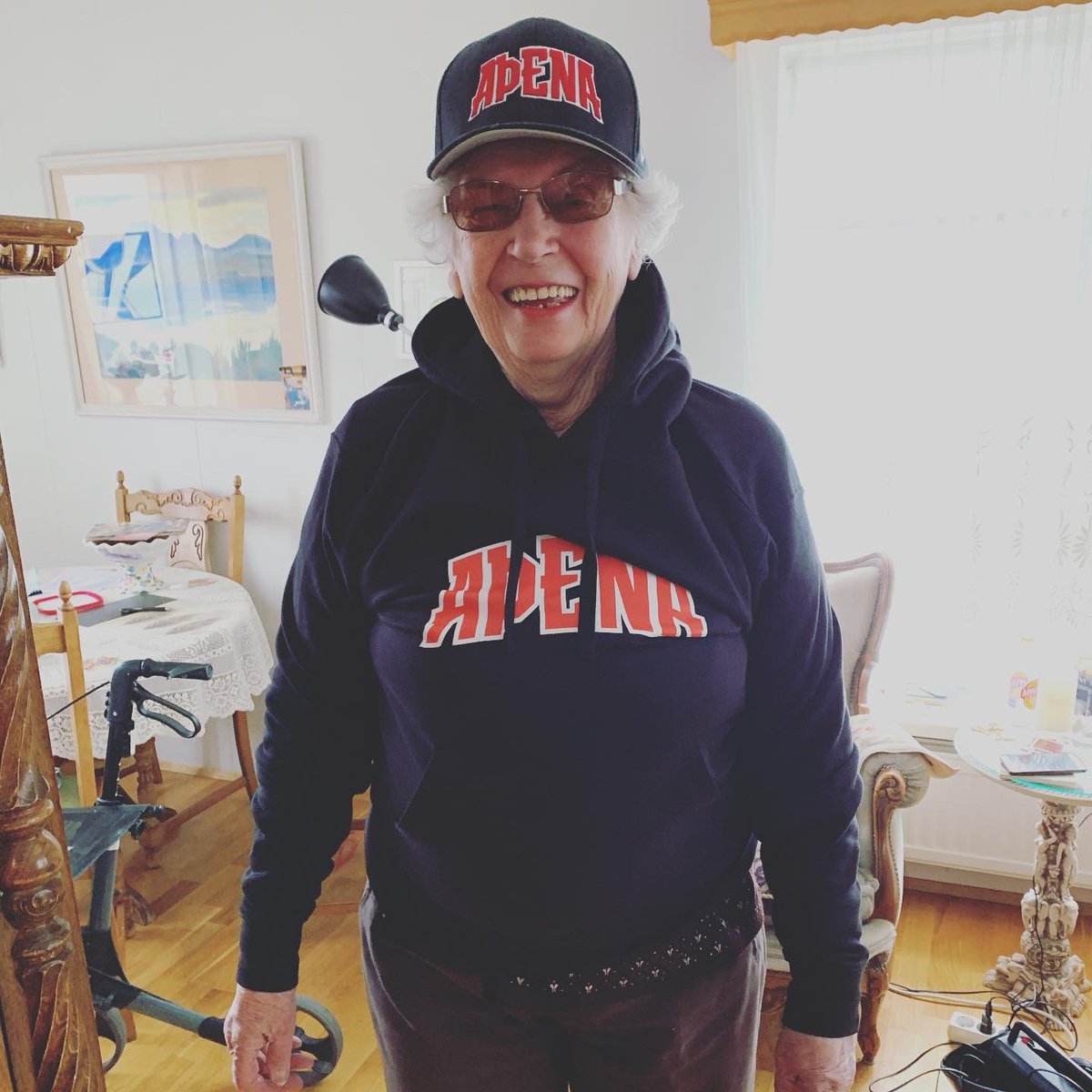 AthenaBasket's tweet photo. Hin 96 ára Ingunn Erla, er með puttann á púlsinum. Summer outfit ready ✅🏀 https://t.co/YSbjp8vsyM