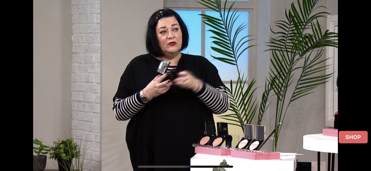 Join me now on <a href="/qvcuk/">QVC UK</a> TV with an hour of <a href="/GADE_UK/">GA-DE UK</a> !