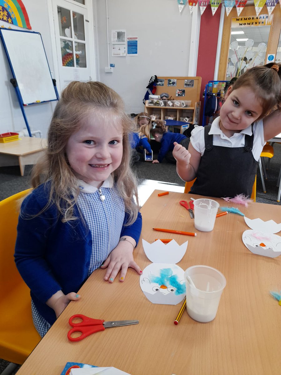 LiftShafton's tweet photo. Beautiful easter cards made by Reception/Year 1. Their families will be so pleased to receive them! #remarkableworld https://t.co/rX73Yec4At