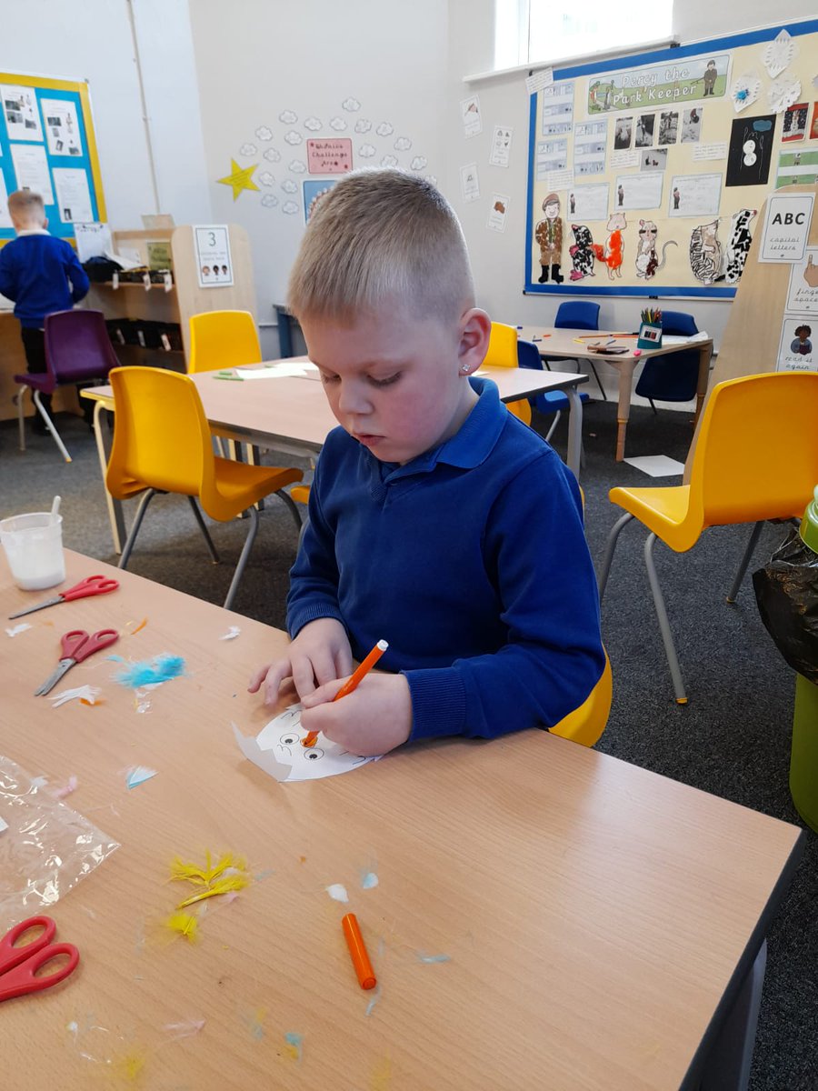 LiftShafton's tweet photo. Beautiful easter cards made by Reception/Year 1. Their families will be so pleased to receive them! #remarkableworld https://t.co/rX73Yec4At