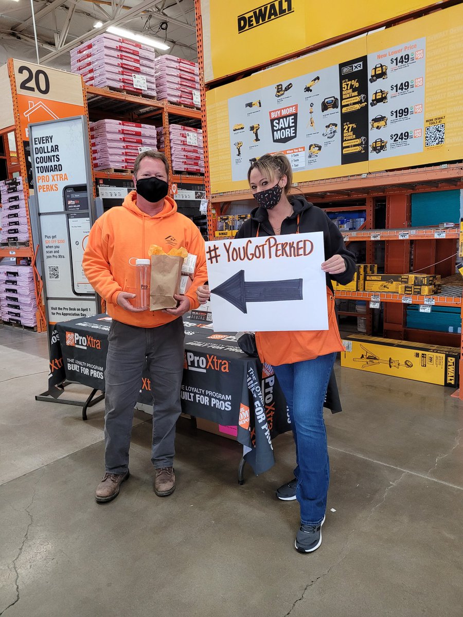 DanielleStagno1's tweet photo. PA Kayla driving PRO perks! #YouGotPerked @HalesJeremy @ORANGEoregonian @rjredfield541 @peerbux_adam https://t.co/kpqXc3WNX8