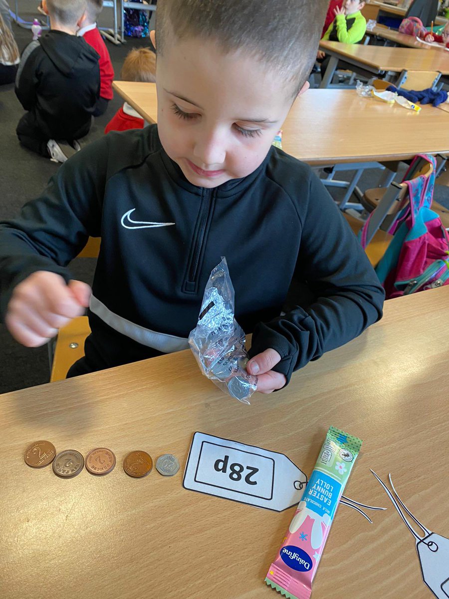 AntoninePrimary's tweet image. Our P2 pupils using coins to buy Easter products from their class shop #reallifecontexts #engagement