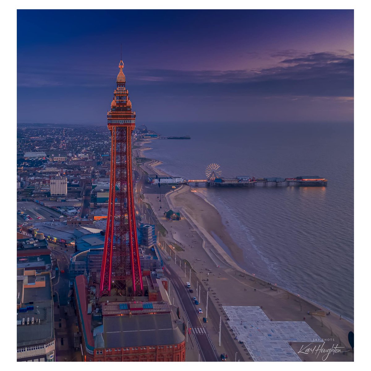 Dreamy coastline views at dusk #FeatureFriday 

📷 Sky Shots - Karl Houghton