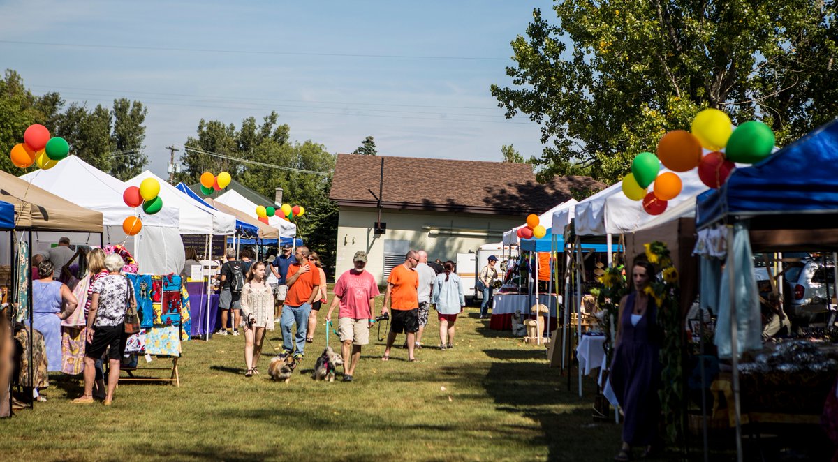 Looking for seasonal events &amp; #Adirondack activities to take advantage of during your stay? Check out our ever updating event calendar- bit.ly/3dqINLR