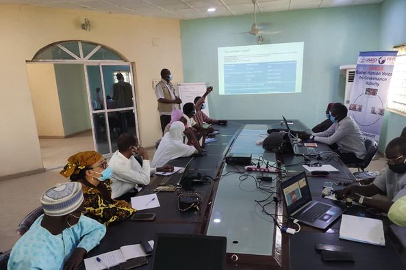 Shiganiger's tweet photo. #Niger
#Bonne_gouvernance
#Réunion tournante avec les #OSC de l'incubateur de #Zinder: ce matin les #OSC incubées à #SHIGA ont fait la connaissance de l'#ONG #NAGARI.
Le #CRVC a fait également une #présentation sur  la #redevabilité #sociale et la #participation #citoyenne. https://t.co/UZScT66MIW