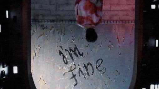 Birisi "save me (beni kurtar)"yi yazanın Seokjin olduğunu söylemişti...peki ya Taehyung bunu görmüyorsa, ya dünya DNA'deki gibi tersine dönmüş ise ve Taehyung "i'm fine (iyiyim)"ı görüyorsa...

#FilmOutbyBTS