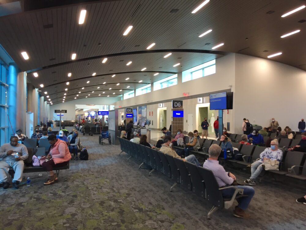 Fly_Nashville's tweet photo. ✈️ Thanks to our Airport Authority team and to the following for making it possible: @HenselPhelps, @FentressArch, @CorganInc, @ICThomasson, @SSR_Inc and @sme_engineering (and many others). What an honor! ➡️ Read more:  https://t.co/g8QlgjSod1 https://t.co/ox7e7Dl3bH