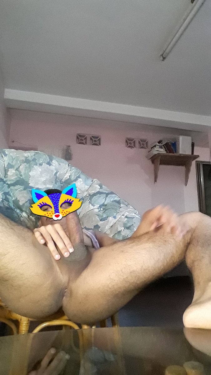drguevo's tweet photo. En Semana santa no se come carne, pero se puede ver 🤭 #latino #gay #versátil #homosexual #latinboy #latingay #man #mangay #semanasanta #jueves #Caracas #Venezuela https://t.co/AdV142rmd7