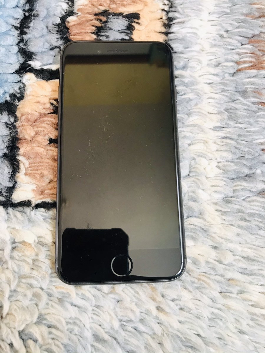 DigtekGh's tweet photo. Preowned iPhone 8 64Gig factory unlocked 
BH🔋 87% going for a cool Gh1,800 

Kindly retweet my hustle 🙏🏼😢

Call/Dm/WhatsApp/iMessage 0502349943 https://t.co/PIHvWT7dKq
