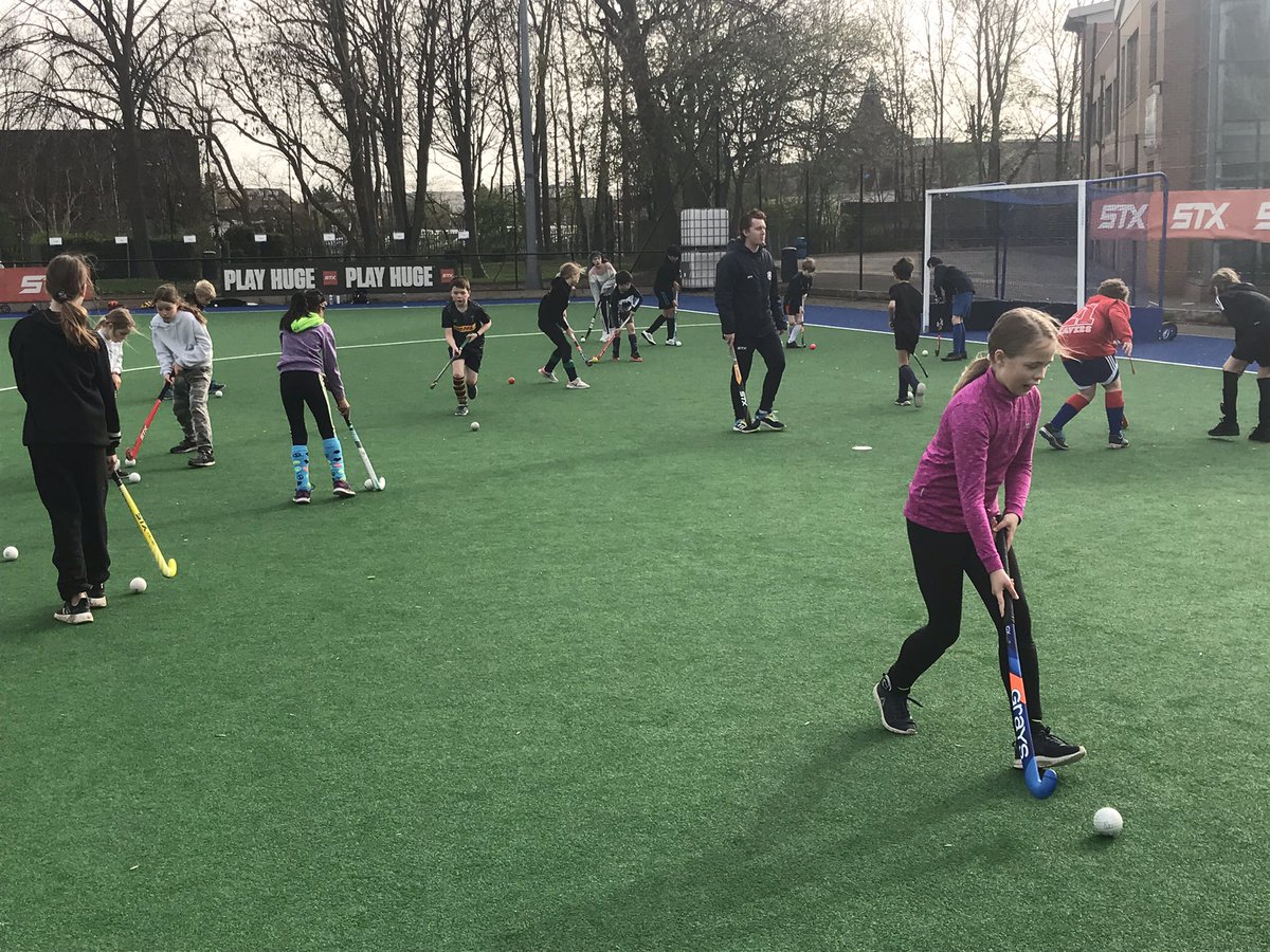 QuickStrtHockey's tweet photo. Full house for the first Thursday QSH Academy since the re-start. Great to see everyone’s been working on their skills with the online sessions and welcome to new players from @PoplarPrimary and @HatfeildPrimary who’ve joined over the past couple of weeks. https://t.co/xKlG5N4qHQ