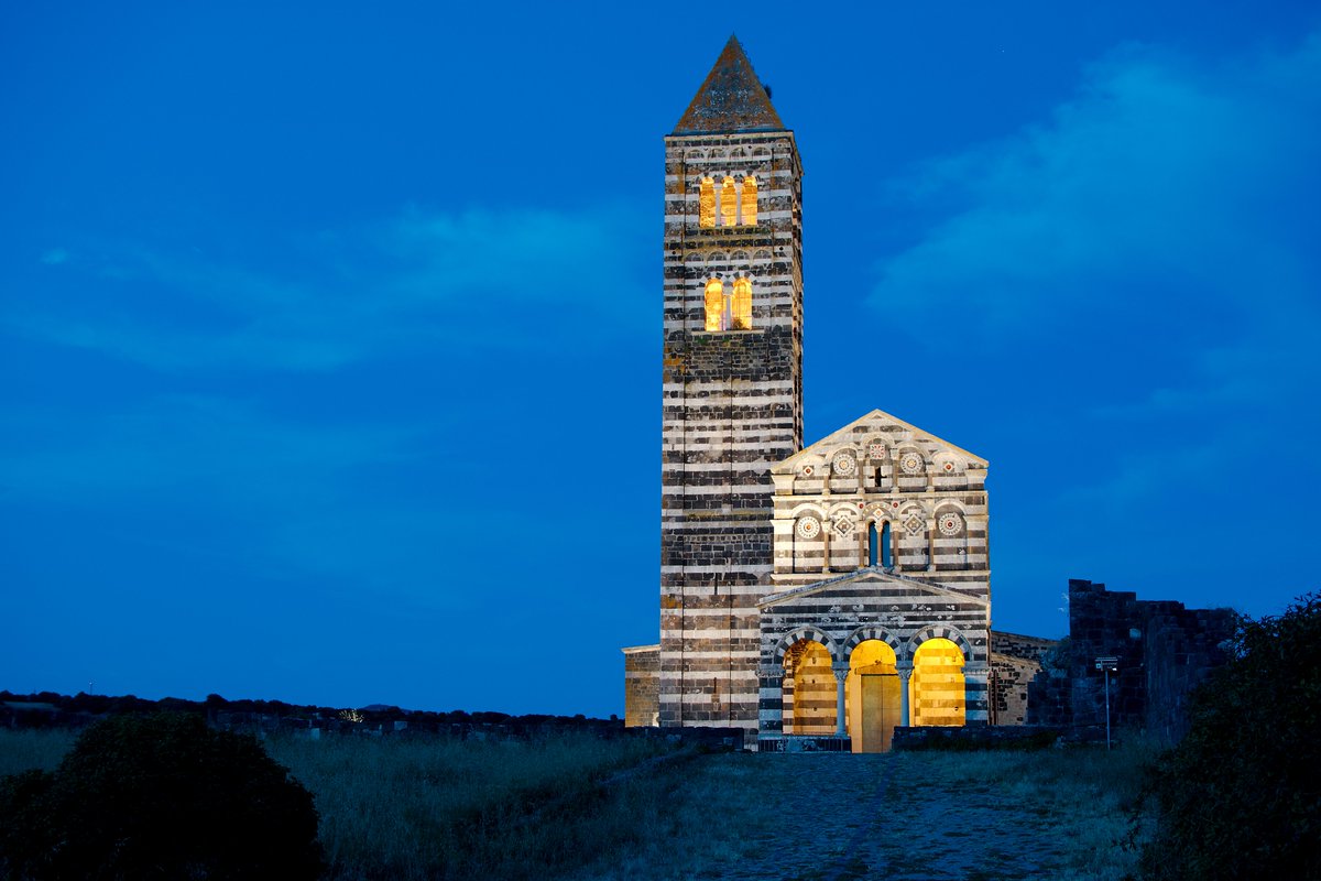 Saccargia. In notturna.