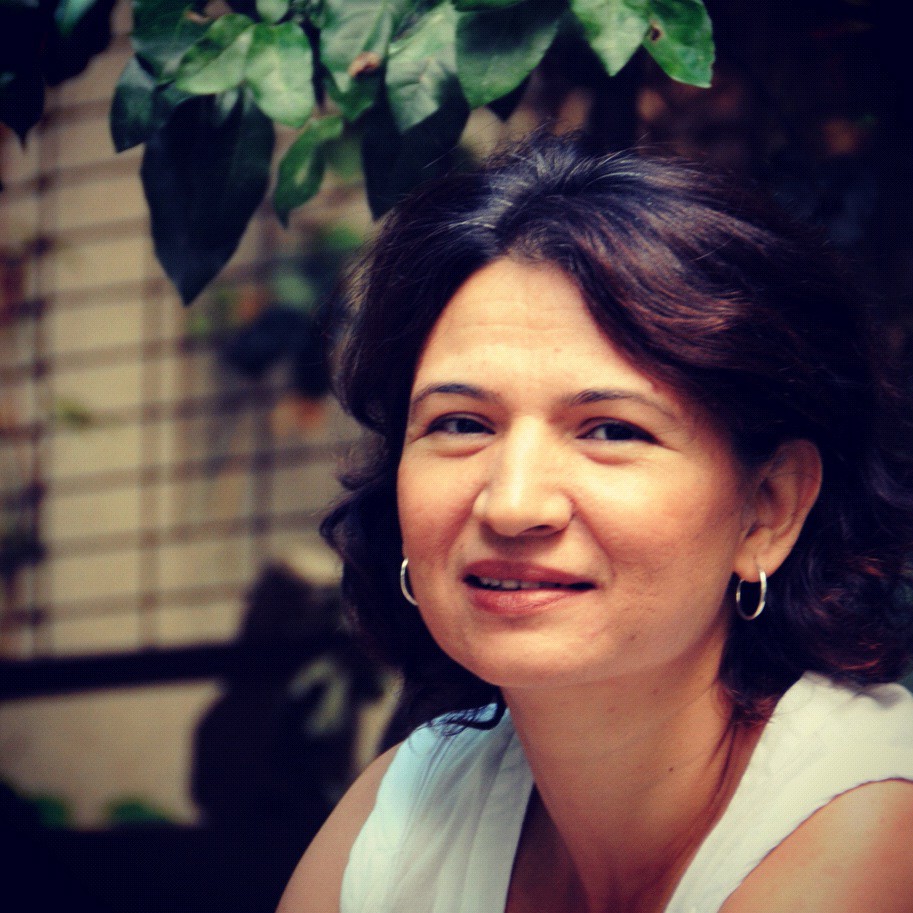 Adsız'da Yedi Gün ya da Bozkırın Ortasında Annesiz Bir Rüya
"Adsız ise bir köksüzleşmeyi, bir inkârı, bilinçsizleşmeyi topluyor adının eteklerinde. Malum, bu çile artık çekilmiyor. Artık çilede bile ortaklaşılmıyor!"
bit.ly/3sMgnCG