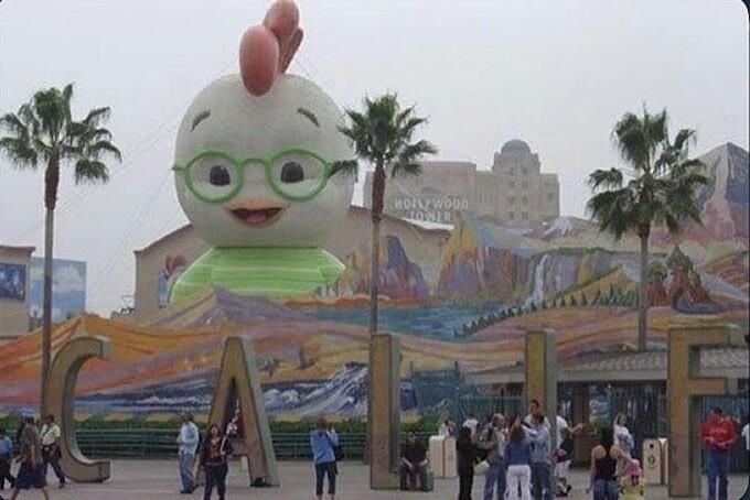 PodcastTheRide's tweet photo. Chicken Little Fans Can’t Unsee Horrifying #BigLittle
#BigLittle #ChickenLittle #5G #WaltDisneyStudios #Braff
https://t.co/gkN7Do2Qqp https://t.co/Mx8ZLip3MN