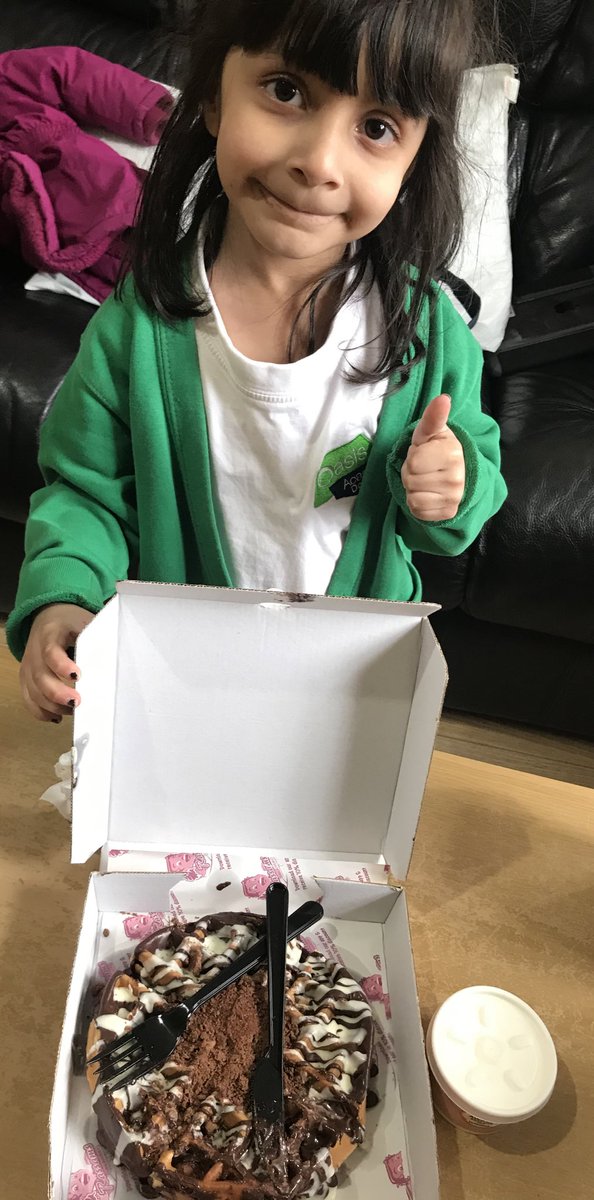 KhatizaHussain's tweet photo. Today we left with #chocolate overload  thank you @oasisdonvalley. Very kind of you. And well done to this one for being top of the class and enjoying #rassams too. Have a great break all at #OADV https://t.co/o05nsbECek
