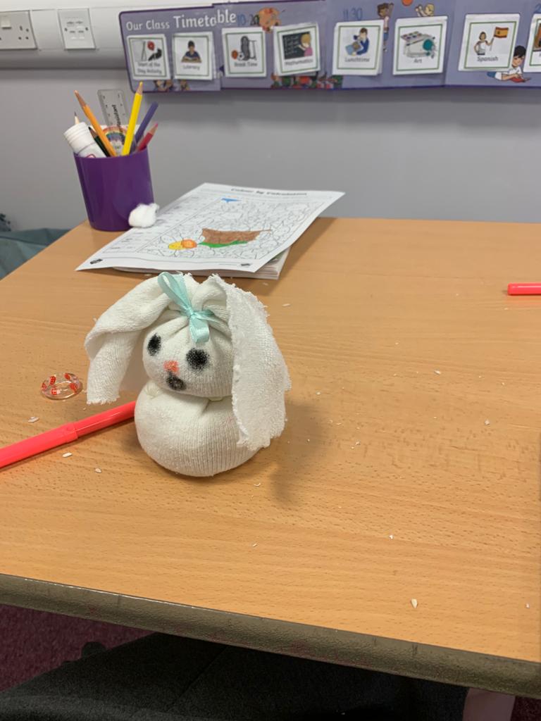 LiftShafton's tweet photo. Y6-2 have made easter sock bunnies. They are so cute! #discoverwhatispossible https://t.co/Q4QiRxC8sF