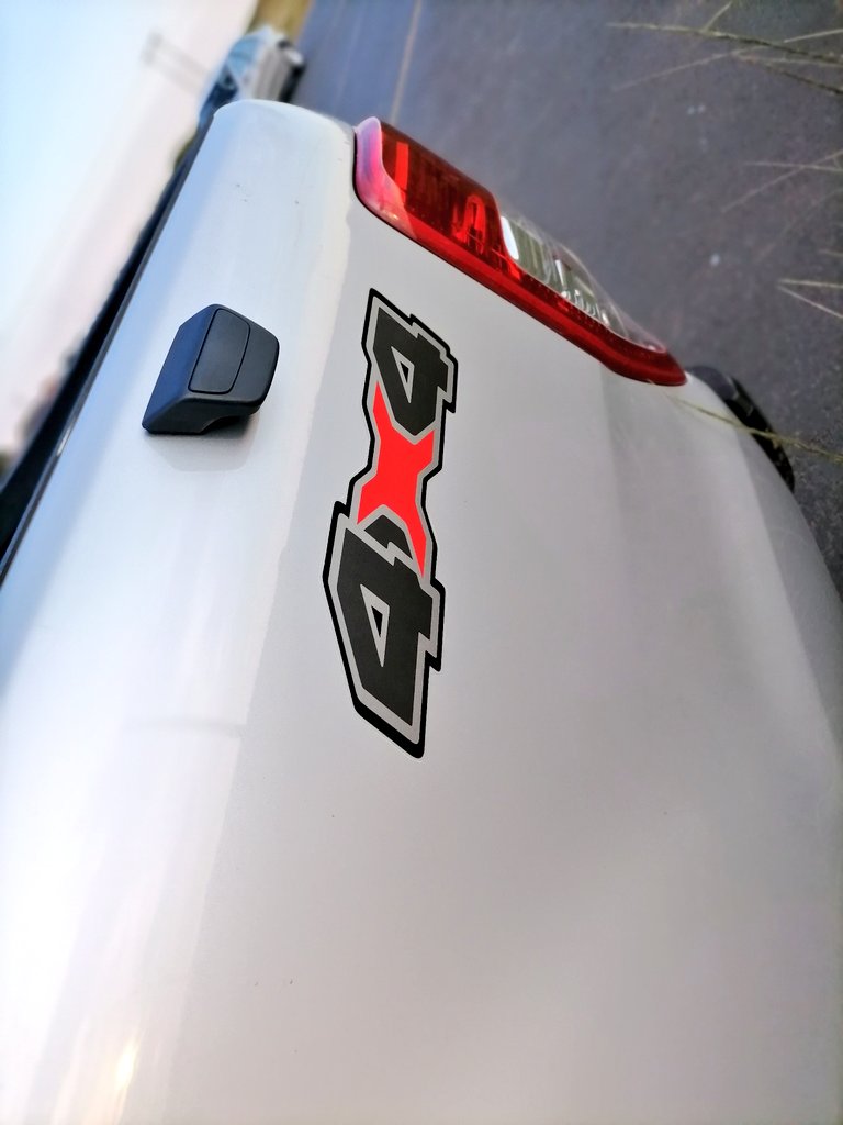 cmphiwe_malenga's tweet photo. This is how I'm entering my Easter weekend, welcomed The @FordSouthAfrica Ranger 2.2 TDCI XL Sport 4X4 Double Cab 6AT,Power 118 KW, Torque 385Nm,2 airbags, Radio with 4 speakers Bluetooth &amp; USB, I'll keep you guys Posted please Drive safe and have a great weekend
#FordRangerSport https://t.co/DYeXzkUZYX