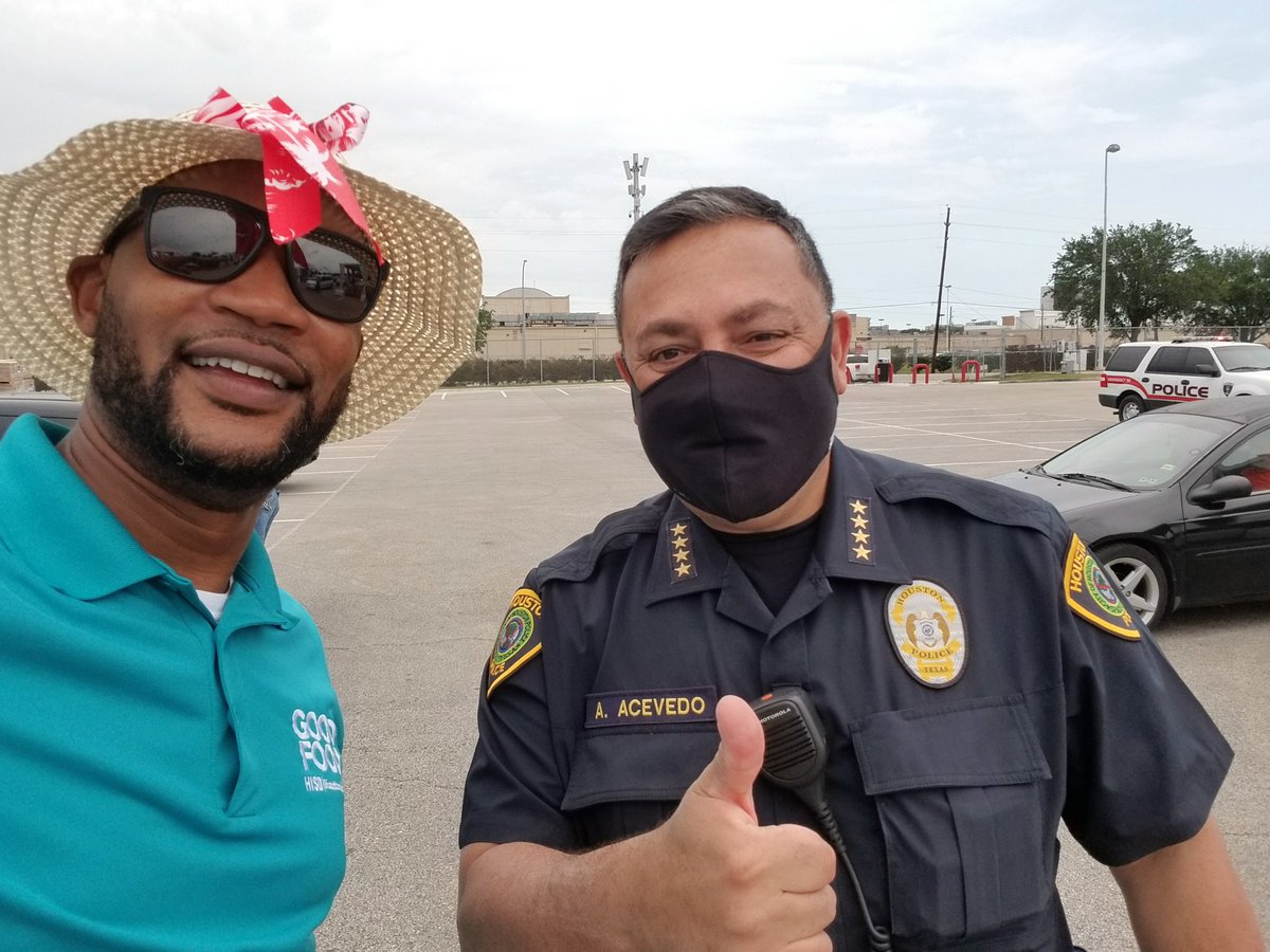 LunchtimeLewie's tweet photo. We will miss you @ArtAcevedo. Thank you for all your support at HISD Food Distributions. https://t.co/NWW2kjDvpw