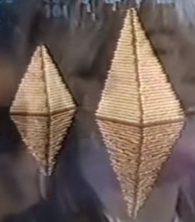 AngelAdrian2017's tweet image. @Electric_Mage 

Ben, this is the physical shape of the #3DEarth, 2 square pyramids #upsidedown…
Inside #3DCube there are 6 different #3DEarthRealms… 
👇👇👇