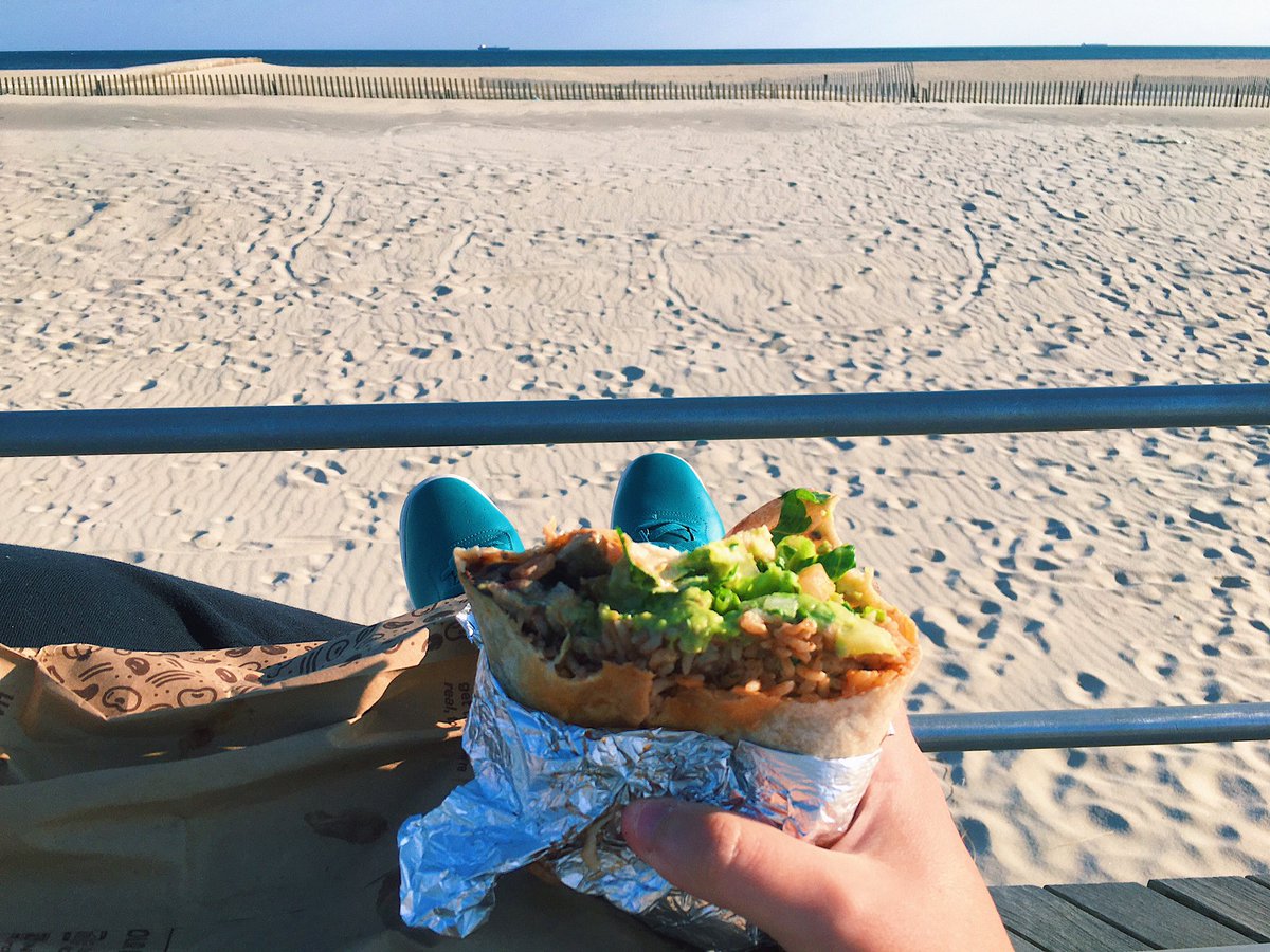 tccinemas_'s tweet photo. it’s fucking freezing but #sprangbreak https://t.co/vlRM2zQjeO