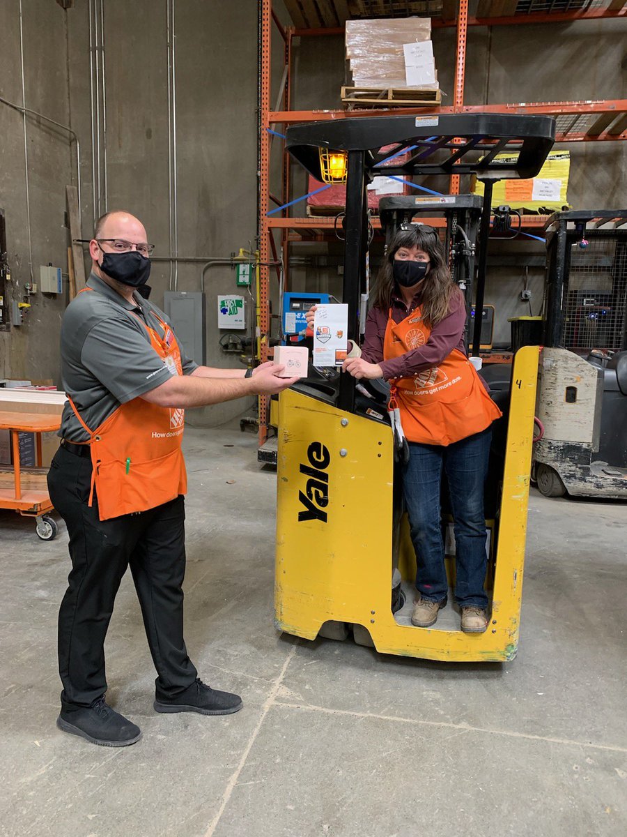 Chuck Carolus (@chuck_carolus) on Twitter photo It’s not every day you get to Hand out a Diamond Level Homer award, let alone 2!!!! Congrats to Laura and Jim on your Diamonds, much deserved! <a href="/AkinsMel/">Mel Akins</a> <a href="/Michael60204702/">Michael Levitt</a> @veronika4701 <a href="/caseysmith4701/">Casey</a> <a href="/laurach77777694/">laura chandler</a> It’s not every day you get to Hand out a Diamond Level Homer award, let alone 2!!!! Congrats to Laura and Jim on your Diamonds, much deserved! <a href="/AkinsMel/">Mel Akins</a> <a href="/Michael60204702/">Michael Levitt</a> @veronika4701 <a href="/caseysmith4701/">Casey</a> <a href="/laurach77777694/">laura chandler</a>