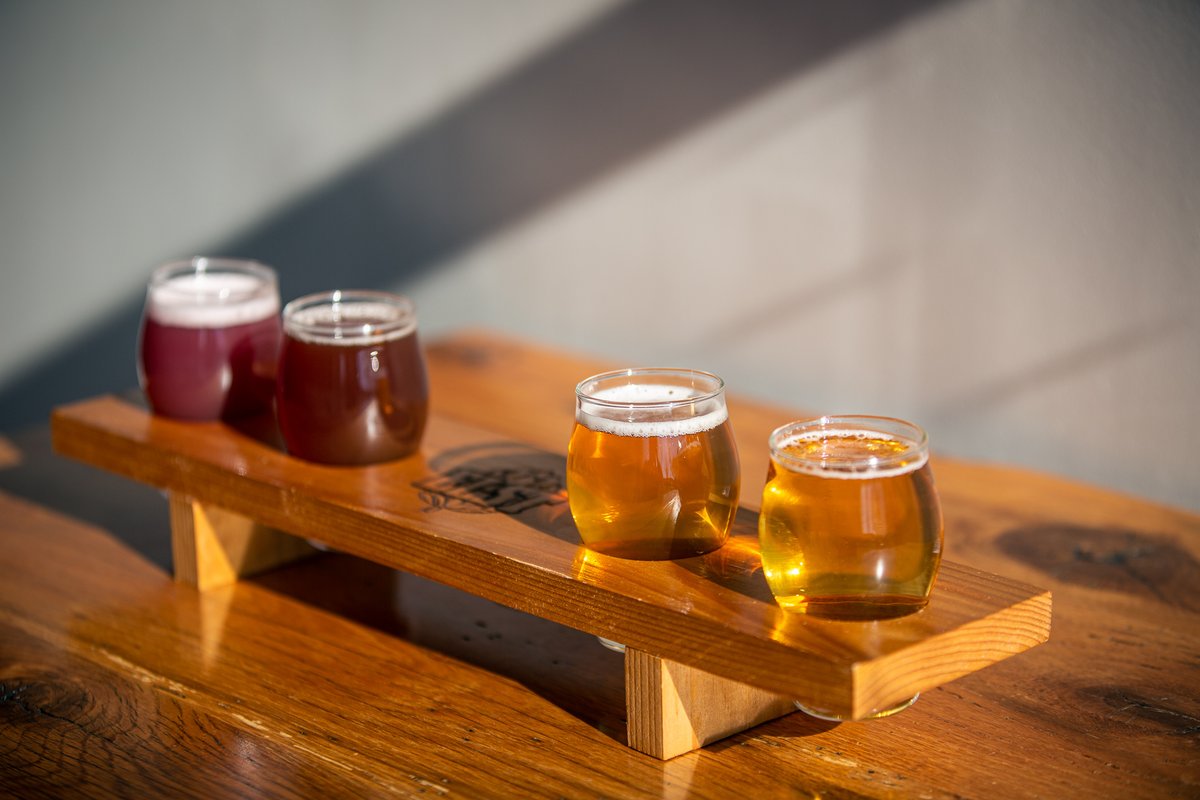 APRIL FOOLS FLIGHT! 🍺🙌

Stop by the taproom tonight for our April Fools Flight Special -- Order a flight from Weston, and if you can guess each beer correctly, you'll get HALF-OFF your flight! Do you dare?