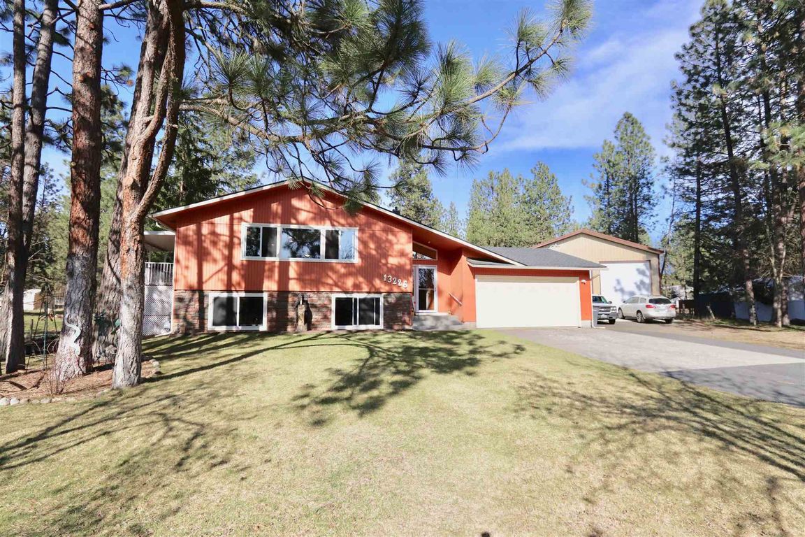 Spokane_Realtor's tweet photo. New Listing! $500,000.00, 5BR, 3BA, 13226 W Meadowview Ln, Nine Mile Falls, WA 99026, Full Details https://t.co/7m7nGEKwSo https://t.co/H0xZU6uv1y
