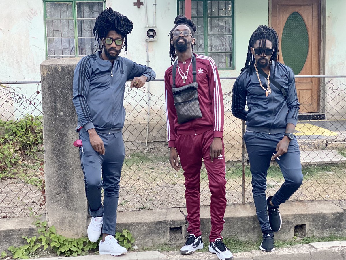 Rockaz_Elements's tweet photo. Can’t safe a party neither 9night
Ananda alert dem bwoi deh too bright
Watch your lil daughters, keep them insight
Tell your little girl nuh tek nuh free ride!
#RaperBwoi #JungleJustice
#RastaCity #TrinityActive
#Khanice #Ananda #RIP 
#RockazElements #Bim https://t.co/mavNxlIXCa